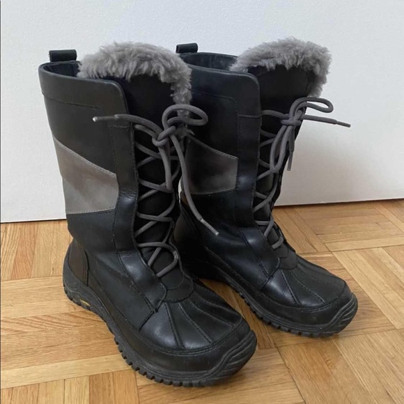 SOLD UGG waterproof boots - Picture 1 of 6